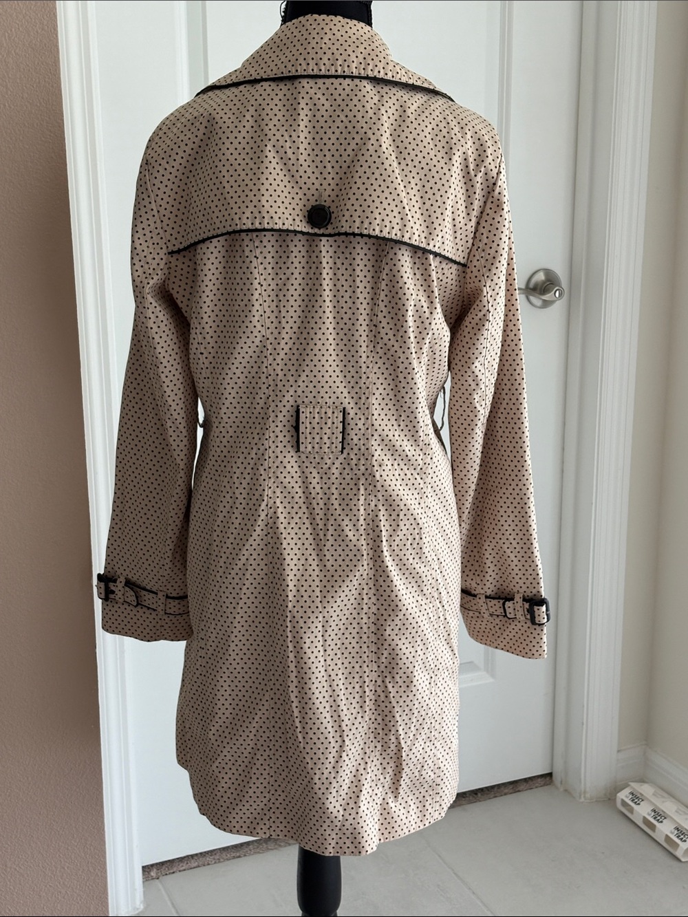 White House Black Market Beige Polka Dot Trench Coat with Black Trim with pocket - Picture 4 of 11